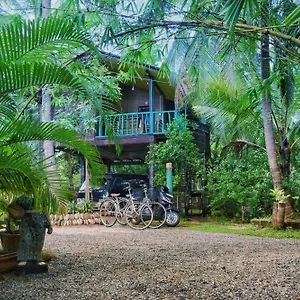  Habitación en casa particular Passion Ray & Tree Hut Sri Lanka